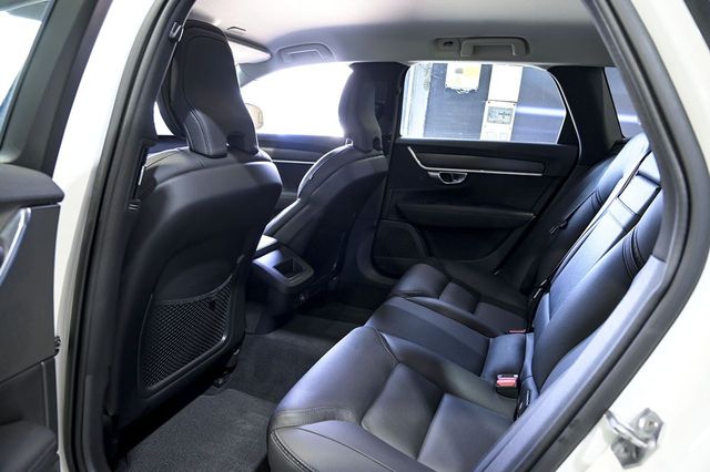 Volvo V90   2.0 D4 AWD Auto 
