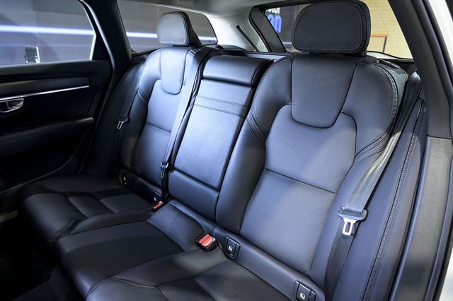 Volvo V90   2.0 D4 AWD Auto 