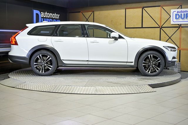 Volvo V90   2.0 D4 AWD Auto 