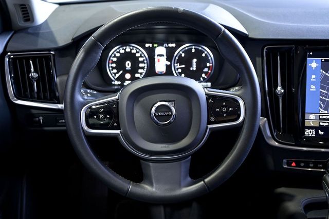 Volvo V90   2.0 D4 AWD Auto 