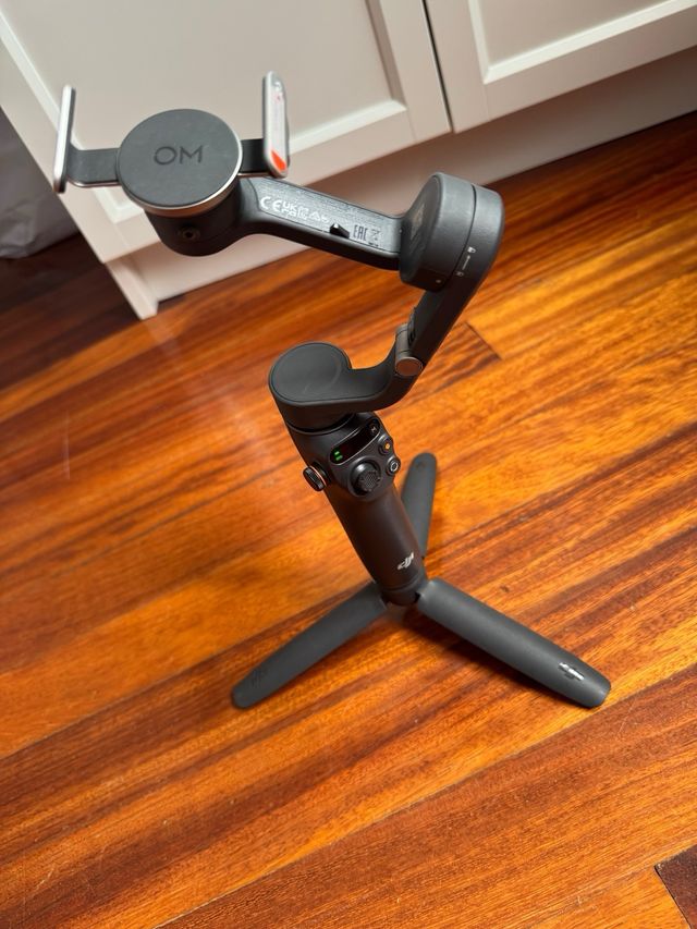 DJI Osmo Mobile 6 - Estabilizador