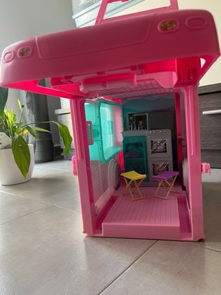 Autocaravana Barbie + 2 muñecas