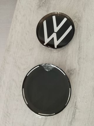 2 Logos VW Golf 7/7.5 Negro
