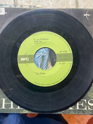 Singolo 45 giri The Rokes - E' la pioggia che va