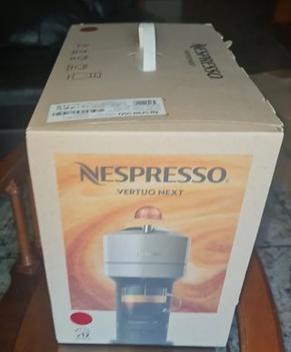 Cafetera Nespresso Vertuo Next Roja