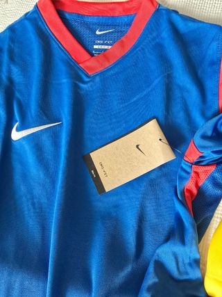 2 Camisetas Nike Dri-FIT sin usar