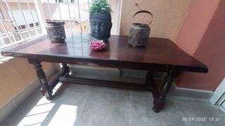 Mesa madera marrón antigua