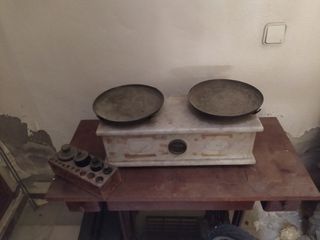 Antigua balanza de mármol