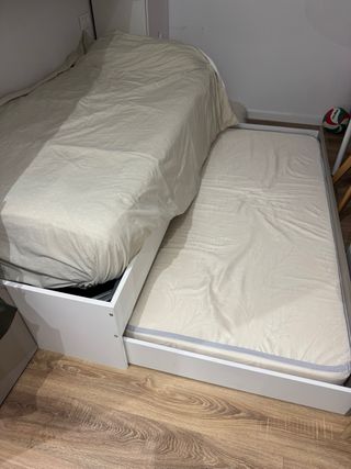 Mueble dormitorio infantil blanco y beige