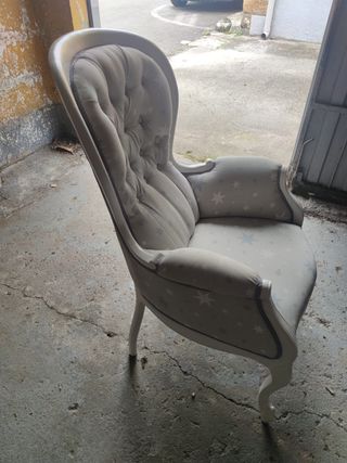 Sillón antiguo restaurado beige