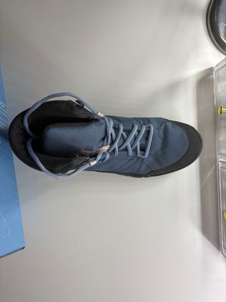 Bota trekking Quechua azul-negra