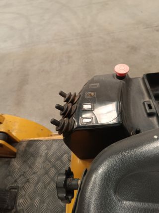 Carretilla elevadora CAT 2.5T