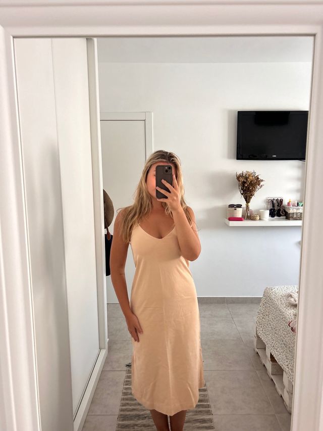 Vestido midi Zara beige