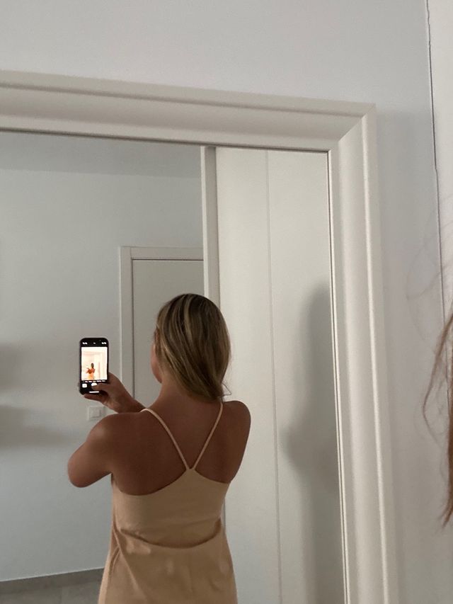 Vestido midi Zara beige