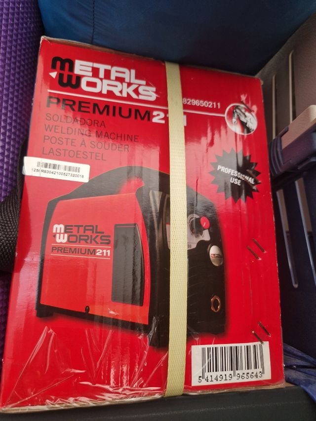SOLDADOR Metal Works Premium 211
NUEVA A ESTRENAR
