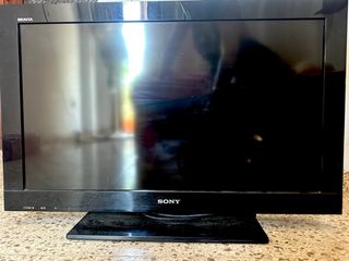 TV Sony Bravia KDL‑32BX400  32” (80cm x 50cm)