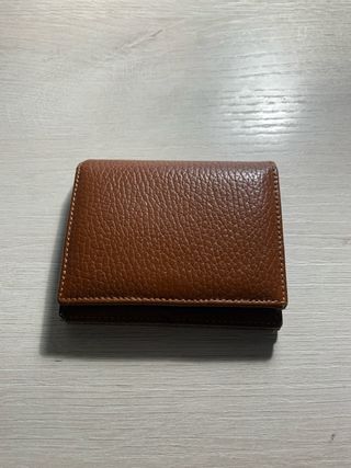 Cartera de piel marrón
