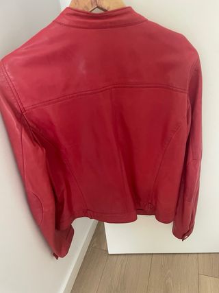 Cazadora roja Massimo Dutti