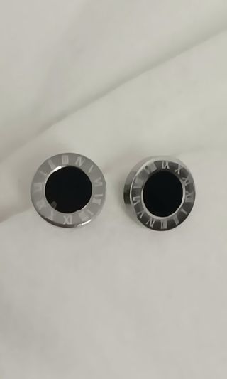 Pendientes botón romanos