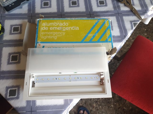 Luz emergencia LED - Alumbrado