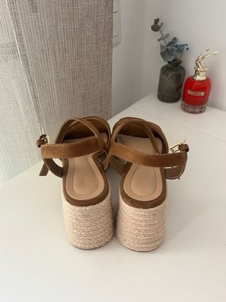 Sandalias plataforma marrón