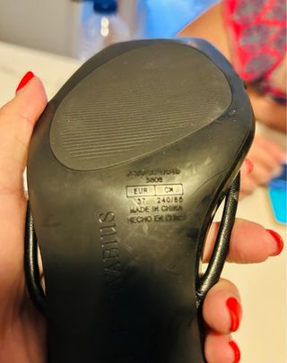 Sandalias Stradivarius negras tacón bajo