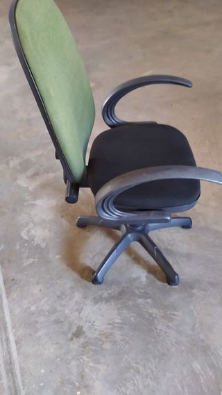 SILLA DE OFICINA O ESTUDIO CON BRAZOS