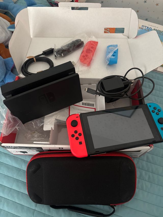 Nintendo Switch - Roja y Azul