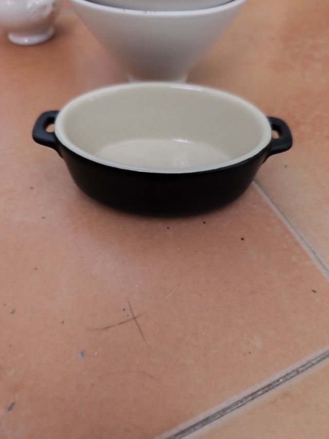 Pezzi di porcellana + porta-tovaglioli