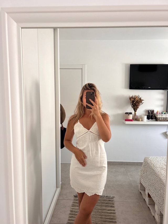 Vestido blanco corto encaje Zara