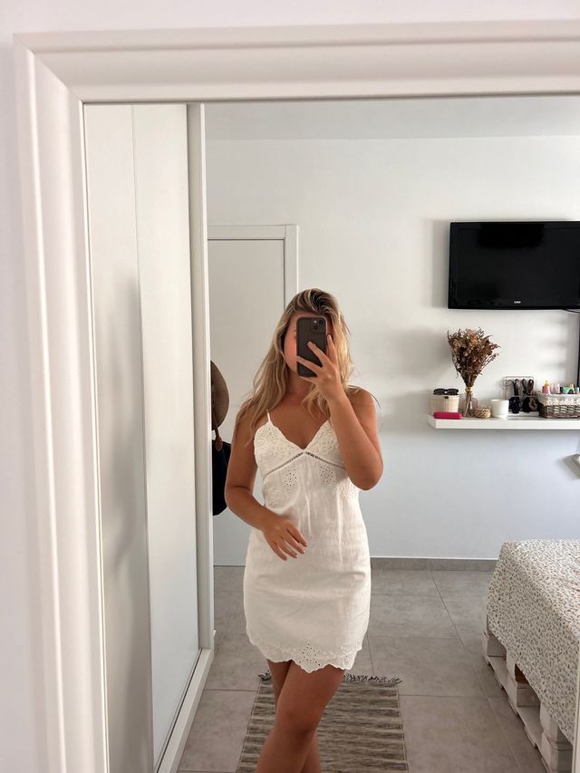 Vestido blanco corto encaje Zara
