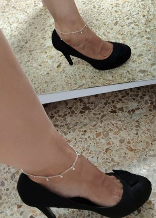 Tacones negros elegantes