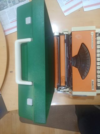 Máquina Olympia Traveller de Luxe Naranja