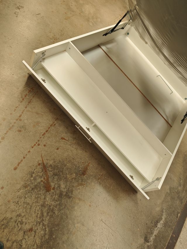 Canapé abatible blanco con zapatero