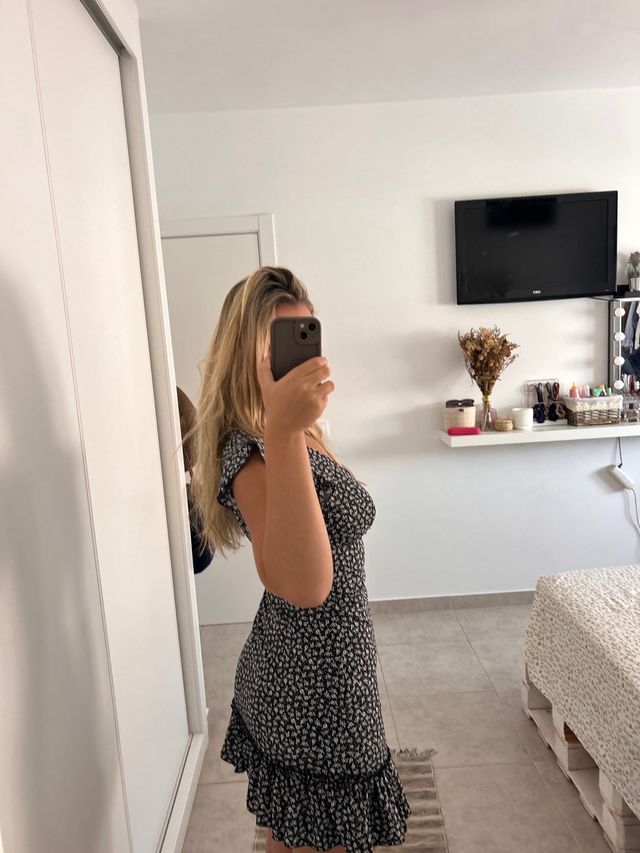 Vestido corto flores blanco y negro