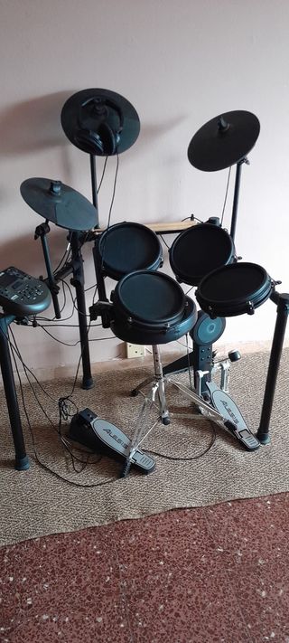 Bateria electronica Alesis Nitro Mesh