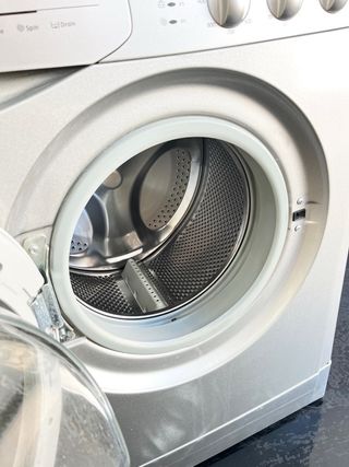 LAVADORA INOX INDESIT 6KG 1000RPM A+++. ENVÍO