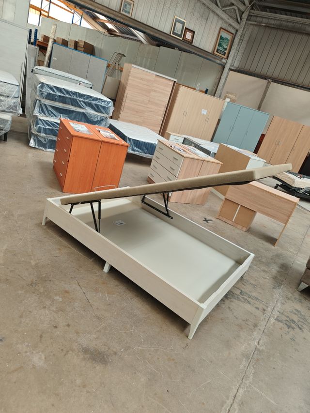 Canapé abatible con patas