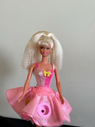 Muñeca Barbie años 90 twirlin make up