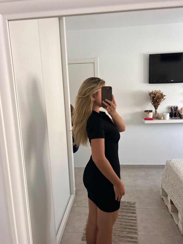 Vestido negro ajustado