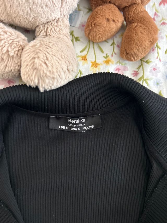 Vestido negro ajustado