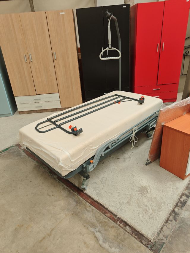 Cama hospitalaria reclinable