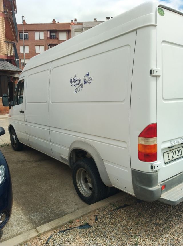 Mercedes-Benz Sprinter 2000