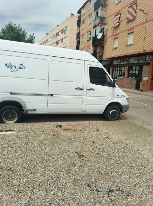 Mercedes-Benz Sprinter 2000