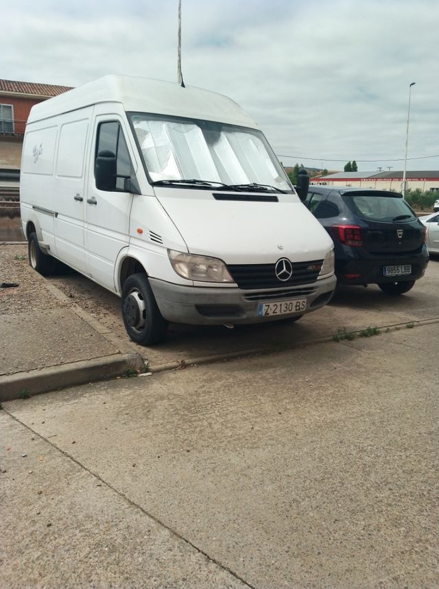 Mercedes-Benz Sprinter 2000