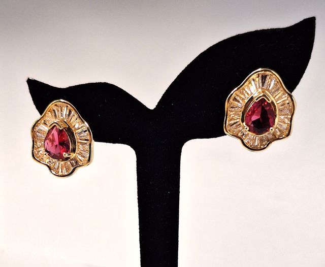  Pendientes estilo vintage de bisutería dorada 