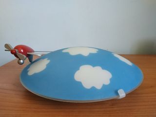 Lámpara infantil avión madera nubes