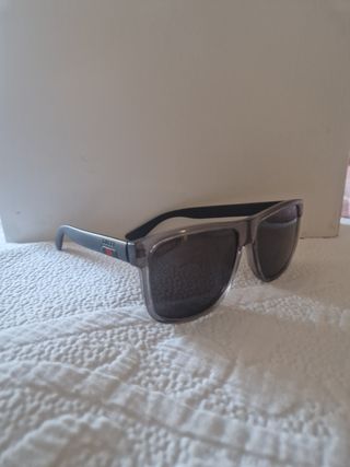 Gafas Gucci GG0010S004 (Gris) muy buen estado