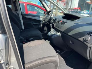 Citroen Grand C4 Picasso 2011