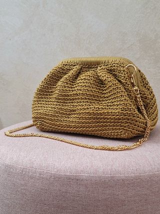 Borsa a uncinetto color oro e verde oliva